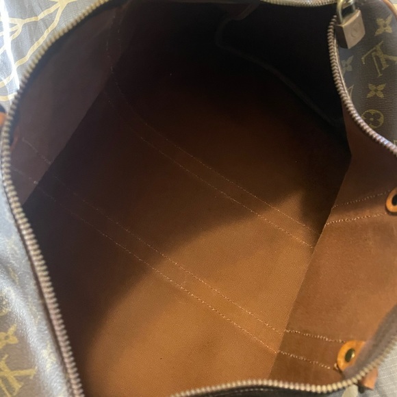 Louis Vuitton | Keepall 45 - Picture 9 of 16